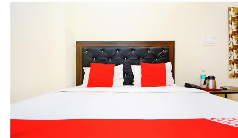 Hotel Golden Height Chandīgarh Zewnętrze zdjęcie