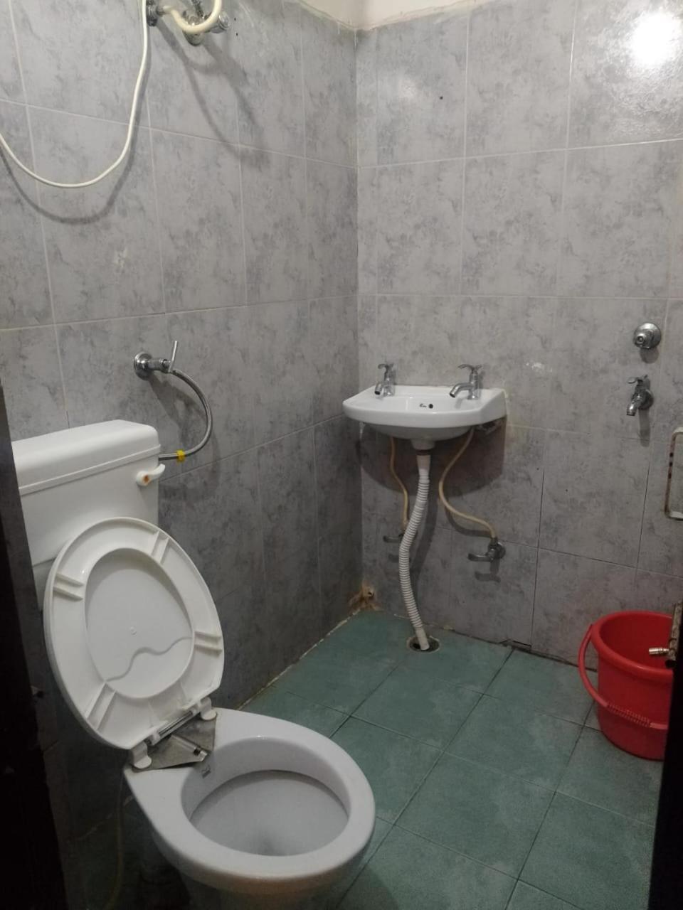 Hotel Golden Height Chandīgarh Zewnętrze zdjęcie